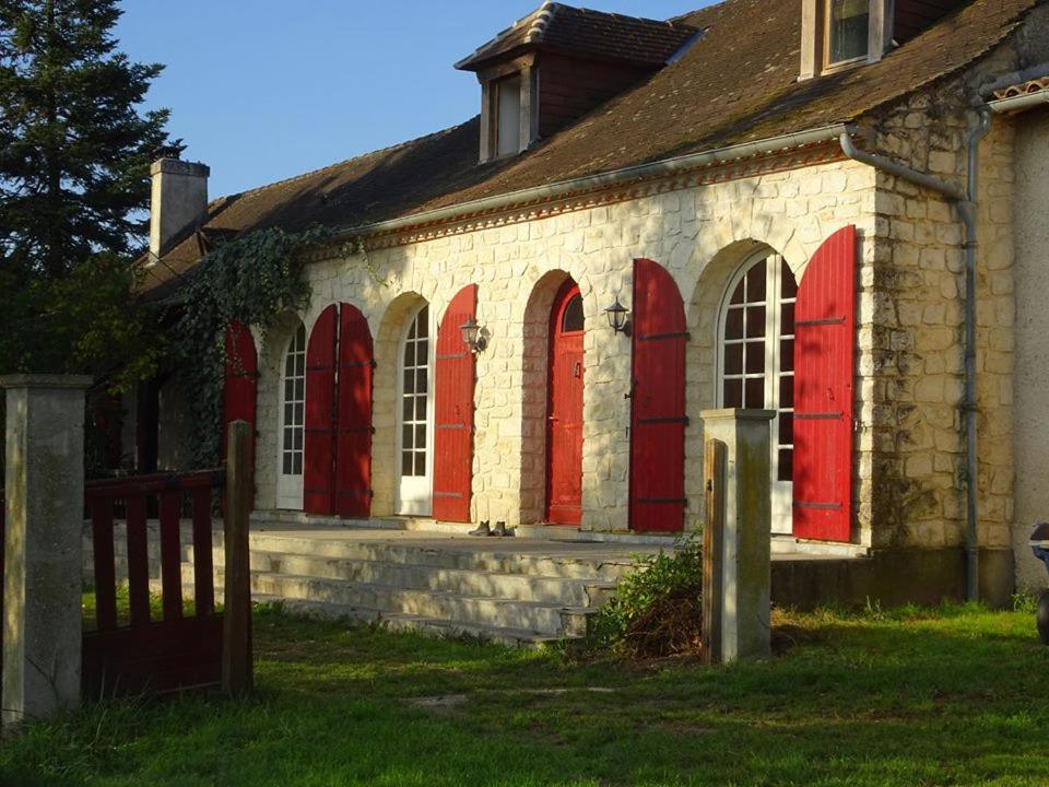 B&B Les Quatre Vents Montpon-Menesterol Exterior photo
