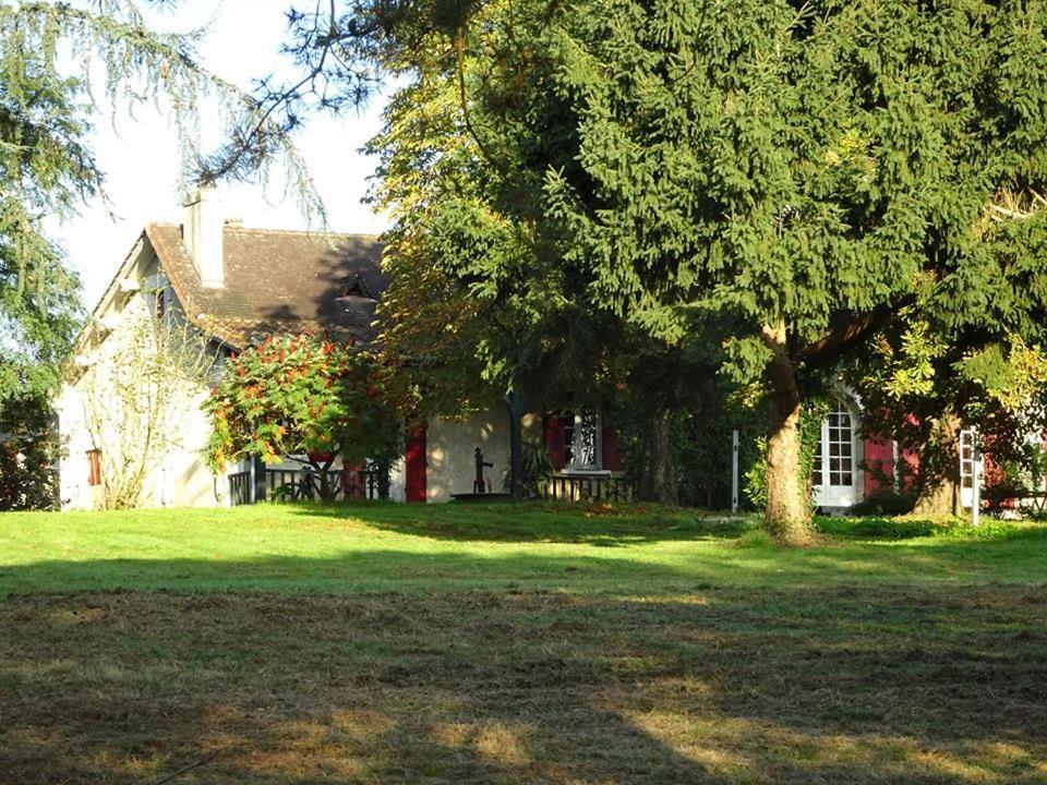B&B Les Quatre Vents Montpon-Menesterol Exterior photo